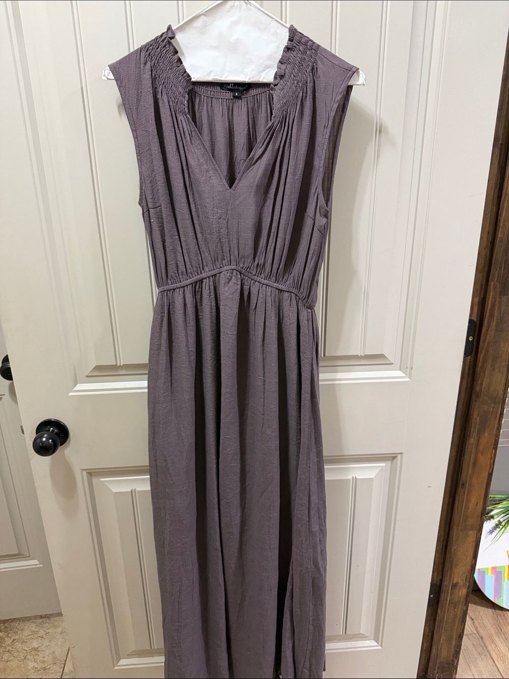 Wishlist Sleeveless V-Neck Maxi Dress in Mauve
